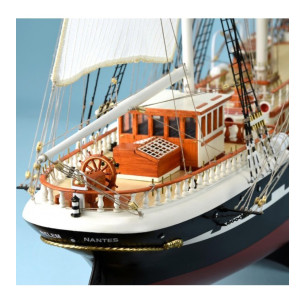 Maquette bois Le Belem